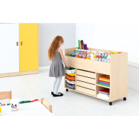 Zeichnungen und Spielsachen Wagen auf Rollen