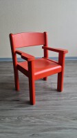 Stapelbarer Stuhl mit Flacharmlehnen 26 cm Orange inkl.Fußbank